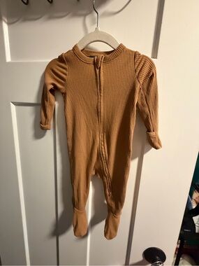 Old Navy Ribbed Footed One-Piece in Camel Brown